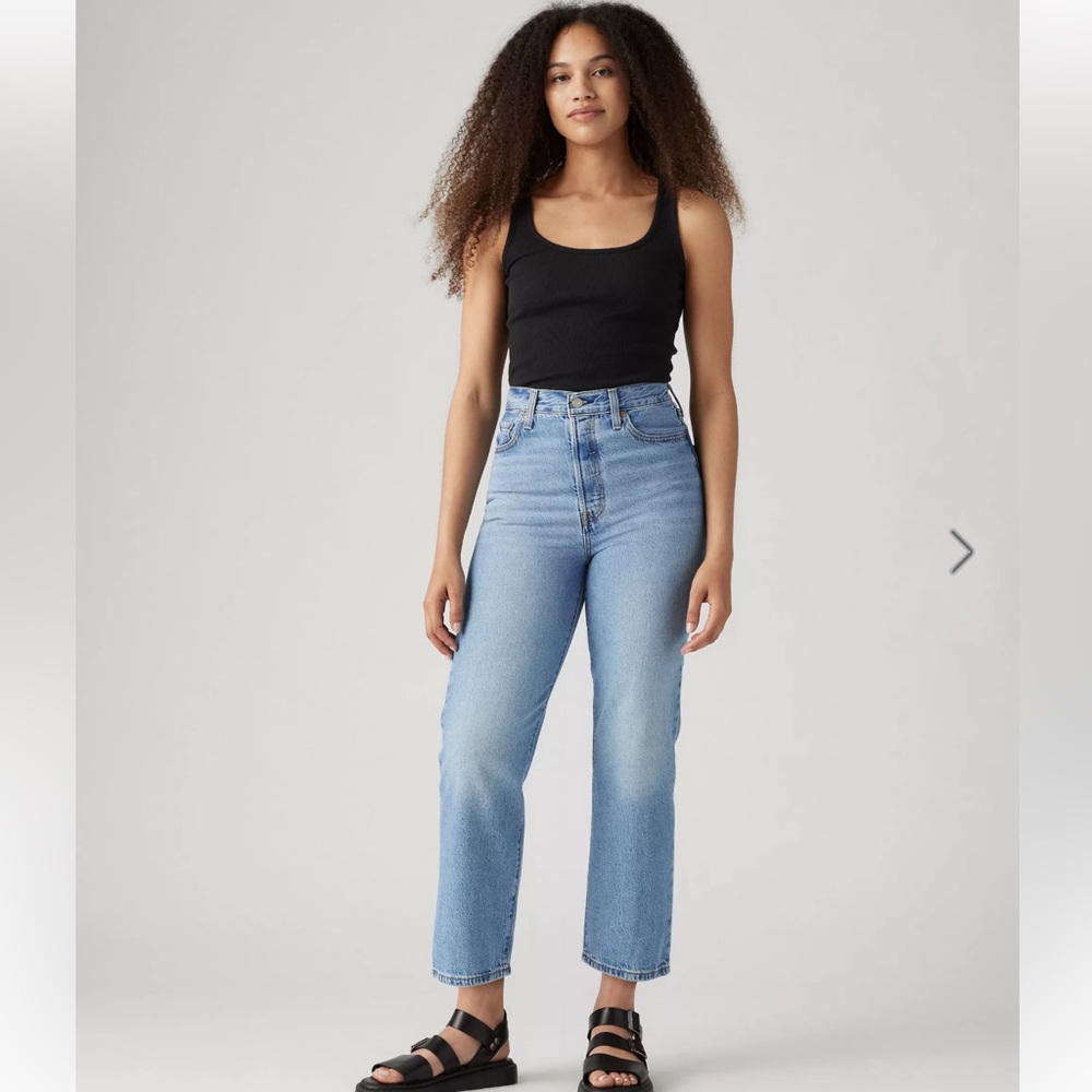Ribcage Straight Ankle Jeans